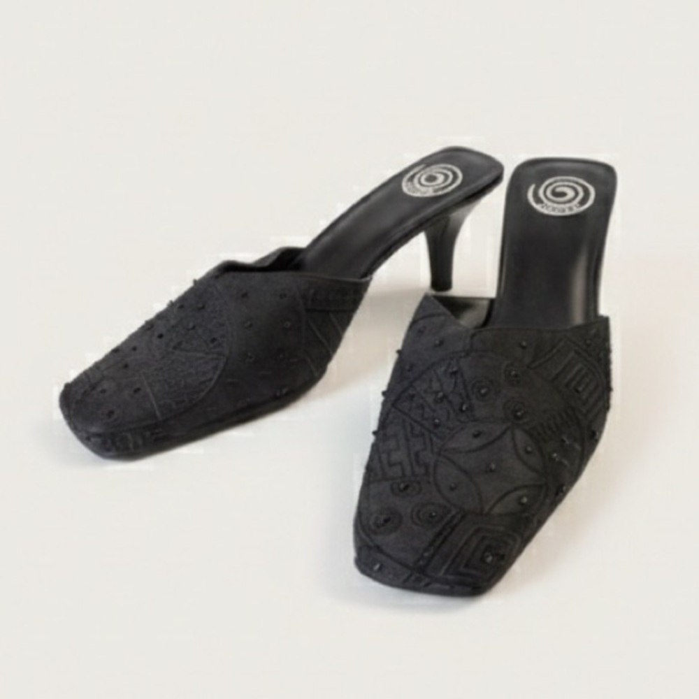 NWT NWOB Chicos Flamenco Black Beaded Square Toe Low Kitten Heel Mules Shoes 7 - Picture 11 of 16